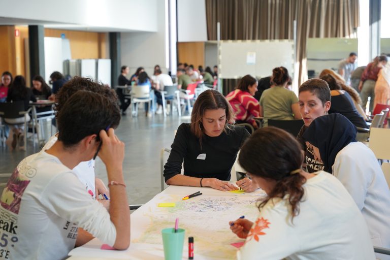 Inscripcions obertes per al segon procés participatiu del Youth Act: joves connectant amb les lluites globals per la justícia climàtica